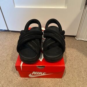 Nike Isla Crisscross Sandals